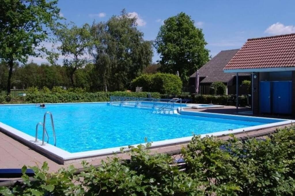 Villa Chalet In Bosrijke Omgeving Op Chaletpark Kempenbos Naast Duc De Brabant Voor 2-3-4-5 Personen Diessen Exterior foto