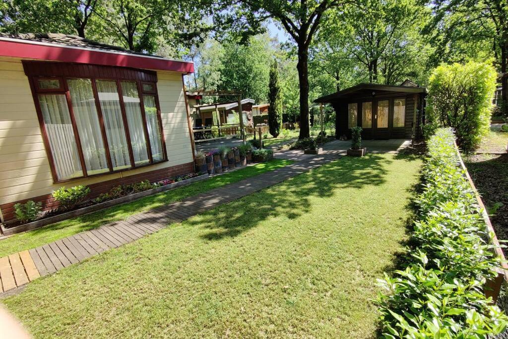 Villa Chalet In Bosrijke Omgeving Op Chaletpark Kempenbos Naast Duc De Brabant Voor 2-3-4-5 Personen Diessen Exterior foto