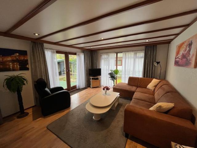 Villa Chalet In Bosrijke Omgeving Op Chaletpark Kempenbos Naast Duc De Brabant Voor 2-3-4-5 Personen Diessen Exterior foto